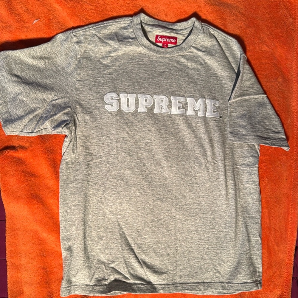 SUPREME t-shirt M size, new